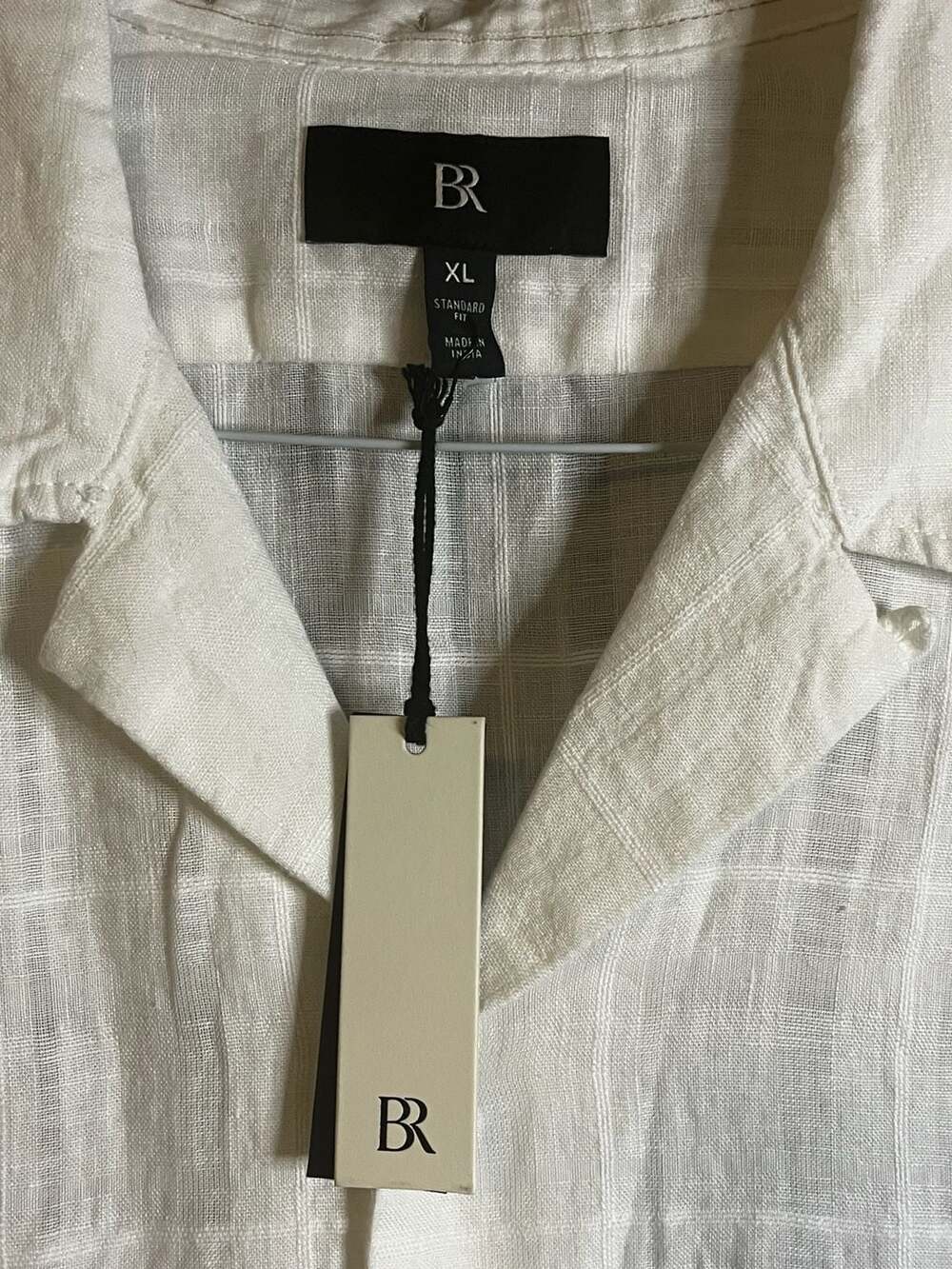 Banana Republic Rincon Linen-Cotton Resort Shirt in White Textured Plaid - Picture 4 of 7